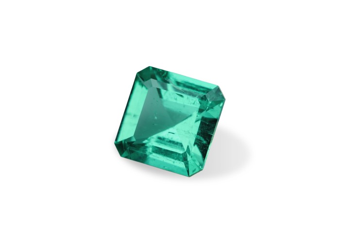 Emerald 0.88 ct oct (6,1*6,1) 4/2