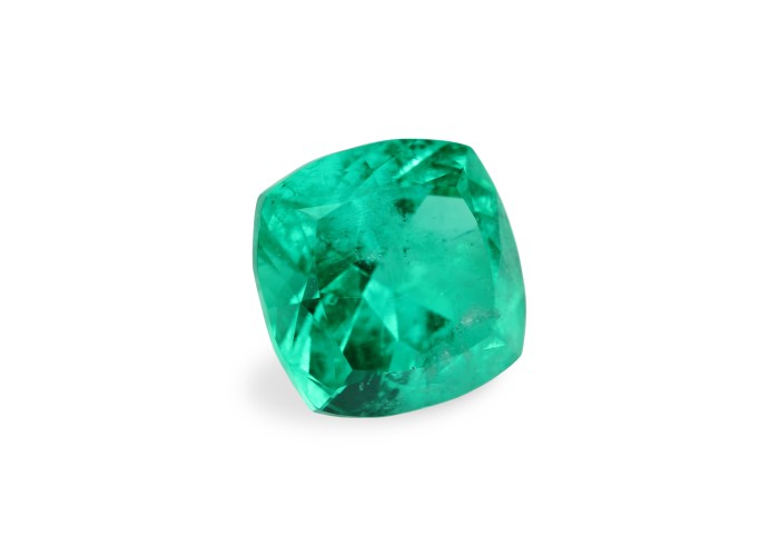Emerald 3.27 ct cushon (9,1*9,0) 3/2