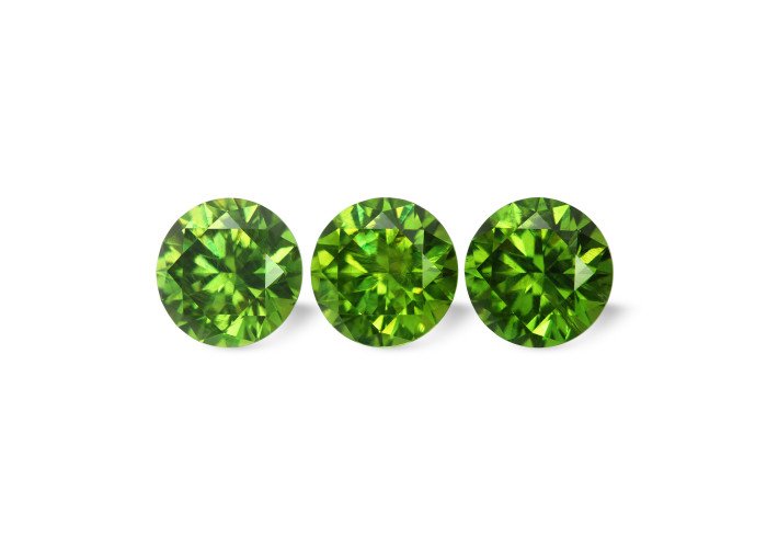 Demantoid set (3 pcs) 2.77 ct r (5,8) 4/2