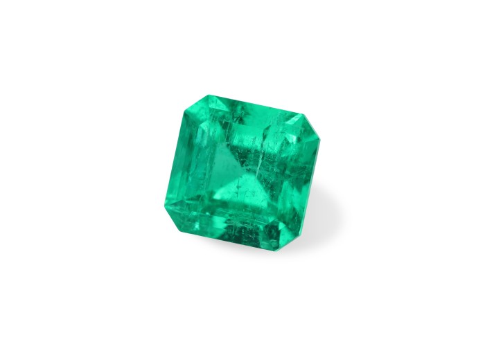 Emerald 0.9 ct oct (5,6*5,6) 3/3