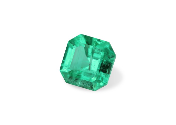 Emerald 0.94 ct oct (6,0*5,9) 5/2