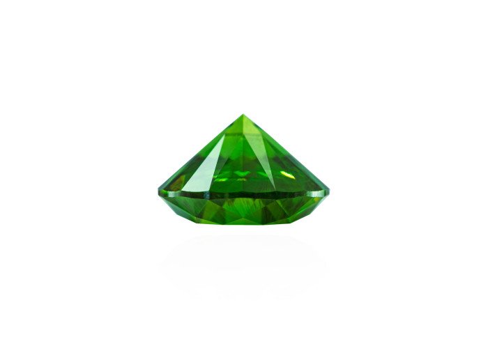 Demantoid 2.19 ct r (7,9) 3/2