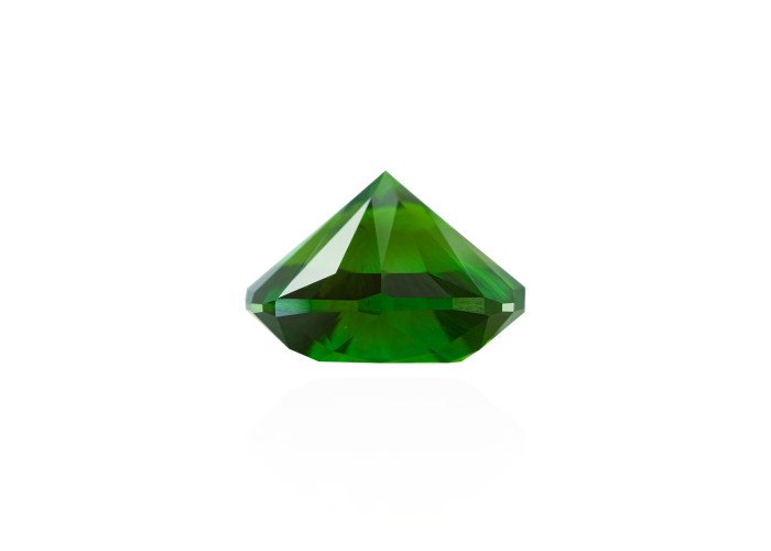 Demantoid 7.34 ct cushon (11,5*10,4) 1/3