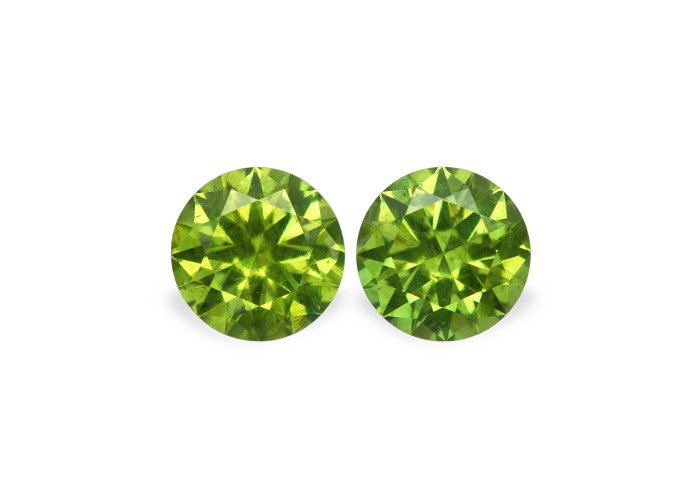 Demantoid set (2 pcs) 1.45 ct r (5,4) 4/2