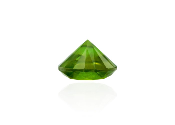 Demantoid 2.25 ct r (7,8) 4/3